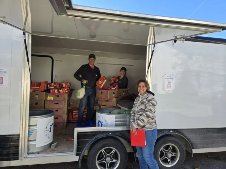 Memory Layne Global Mission - Handing out Holiday baskets Flint